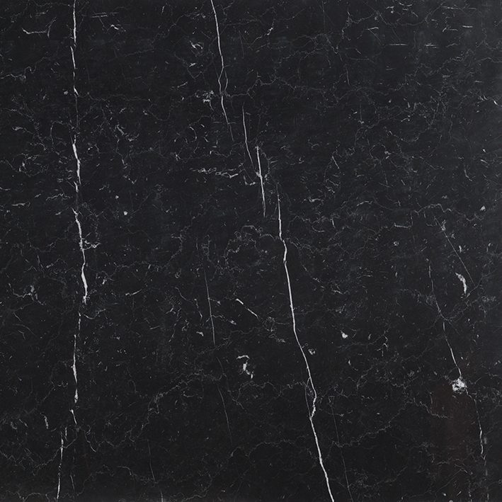 Donker marmer badkamer