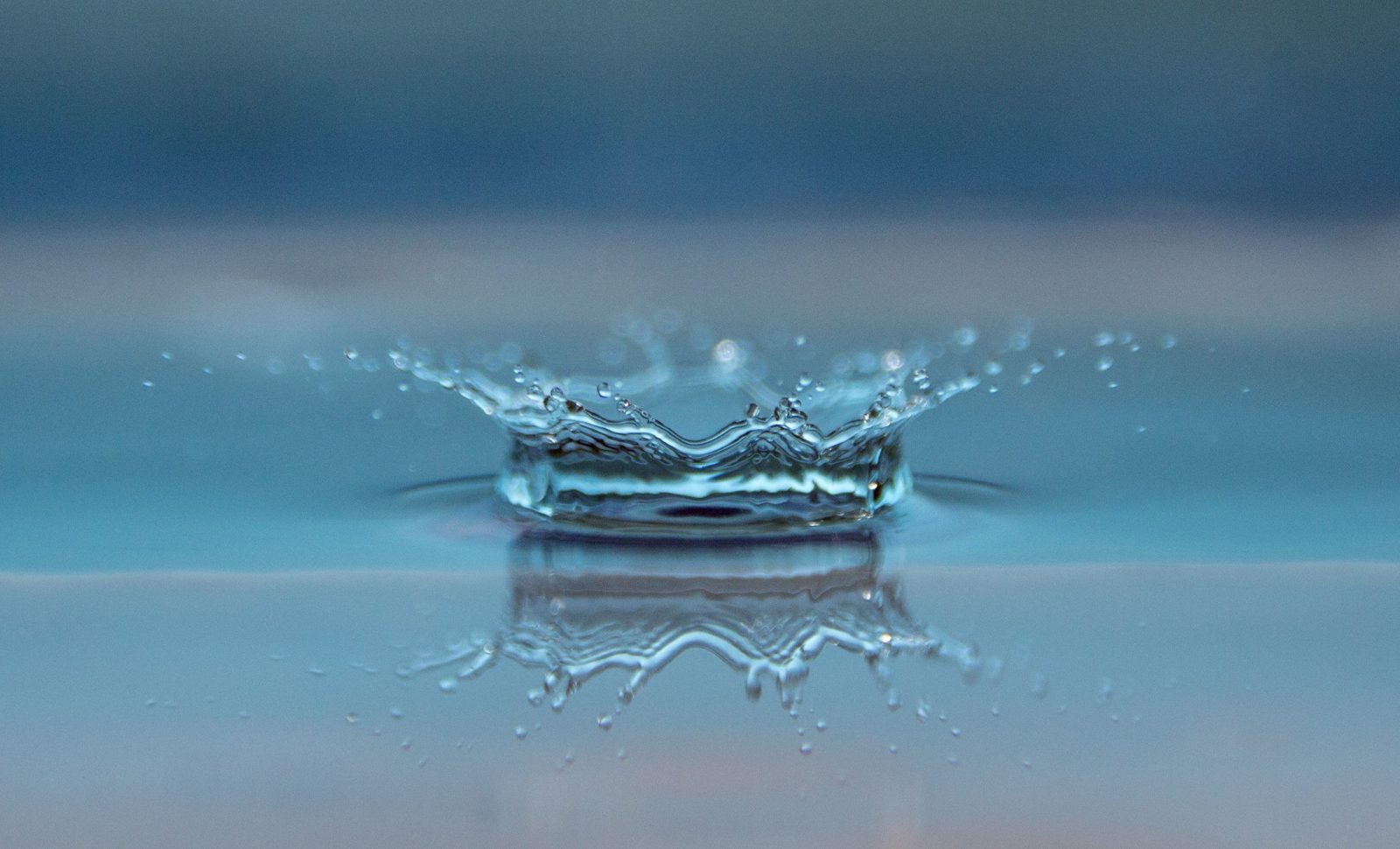 Close-up van een werkende waterjet in een Hoesch whirlpool