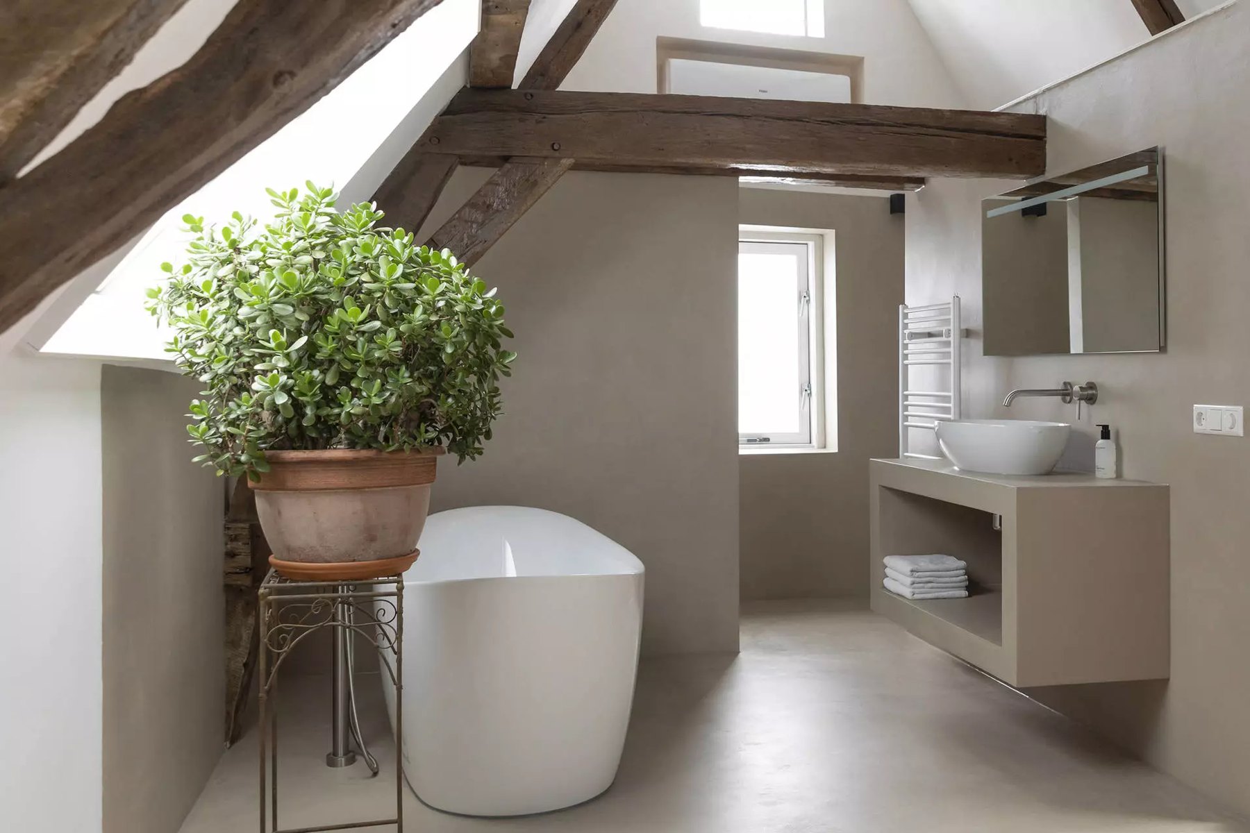Beige beton ciré badkamer