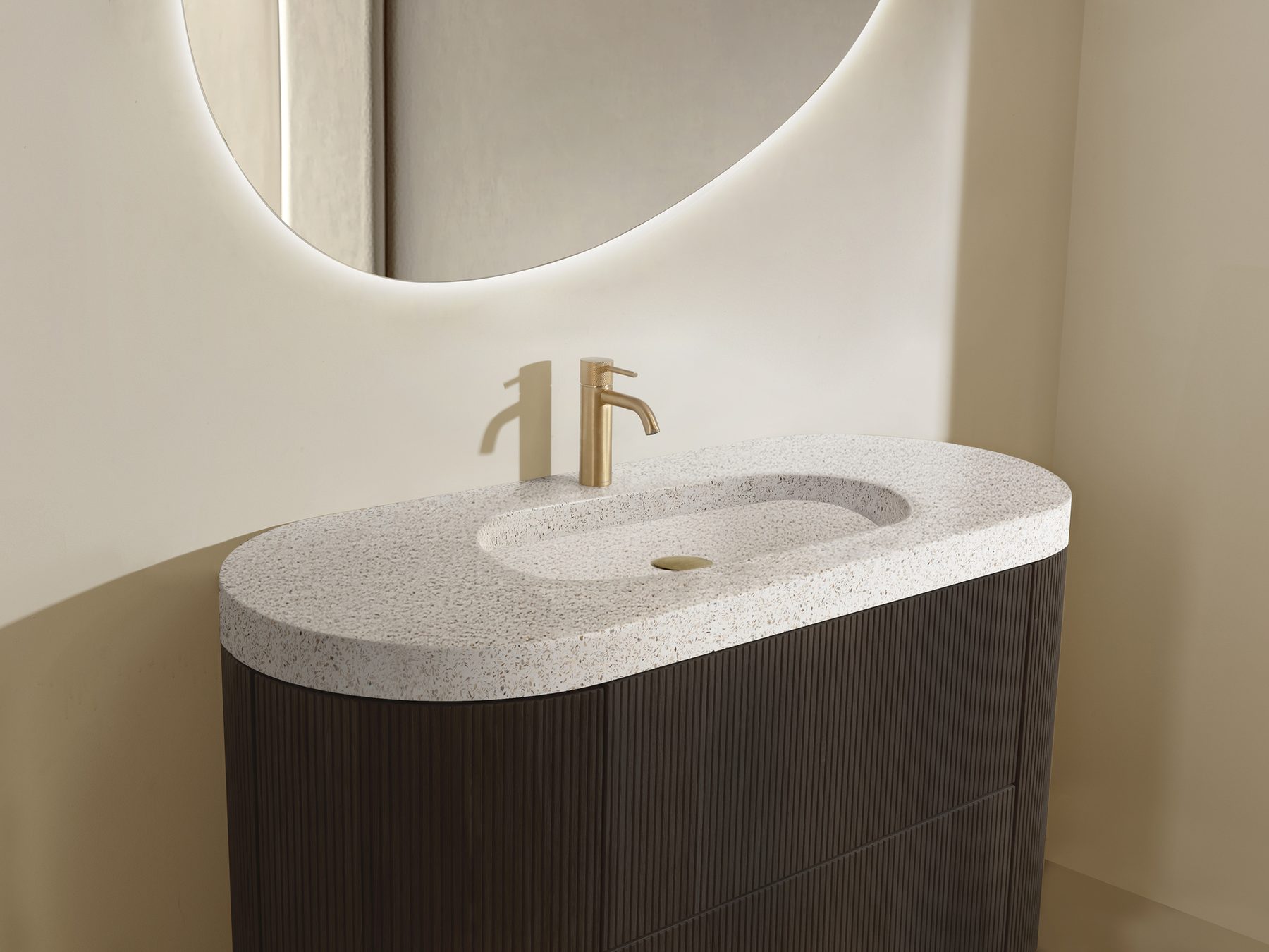 Terrazzo wastafel uit de No Limit Oval collectie