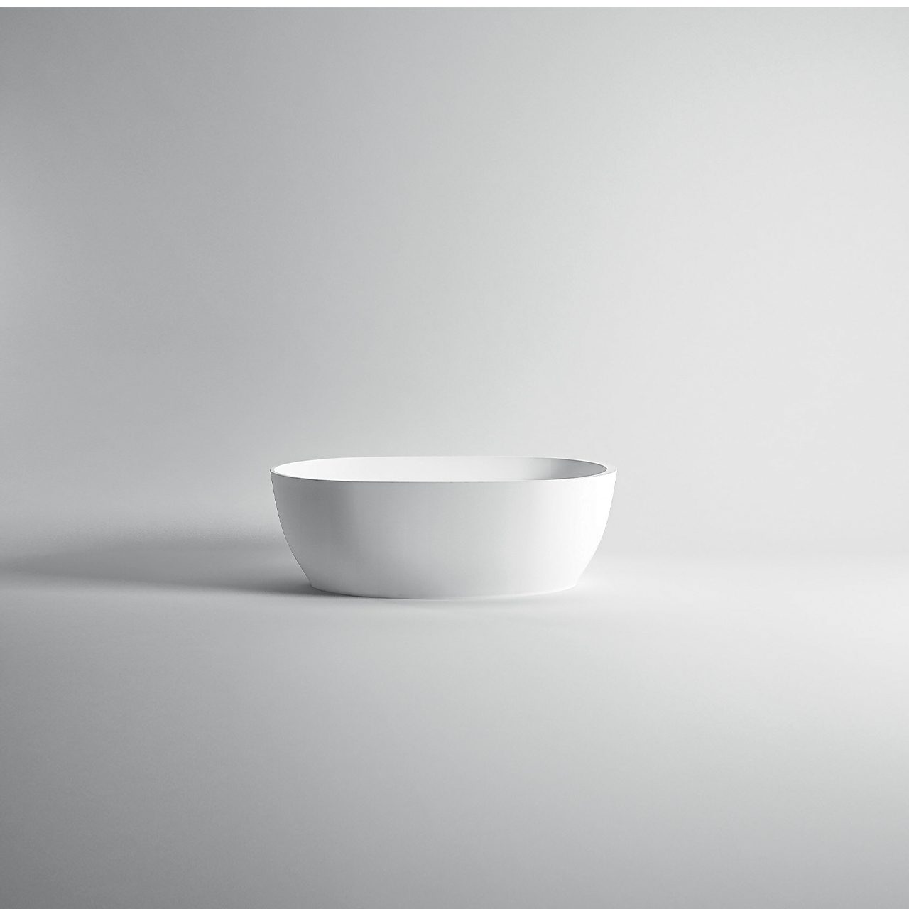 Ovale mat witte solid surface kuip van Rexa Design