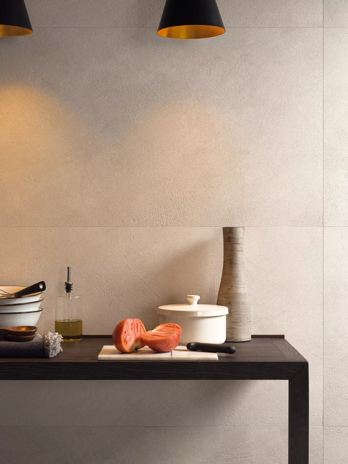 Beige badkamer met zandkleurige tegels