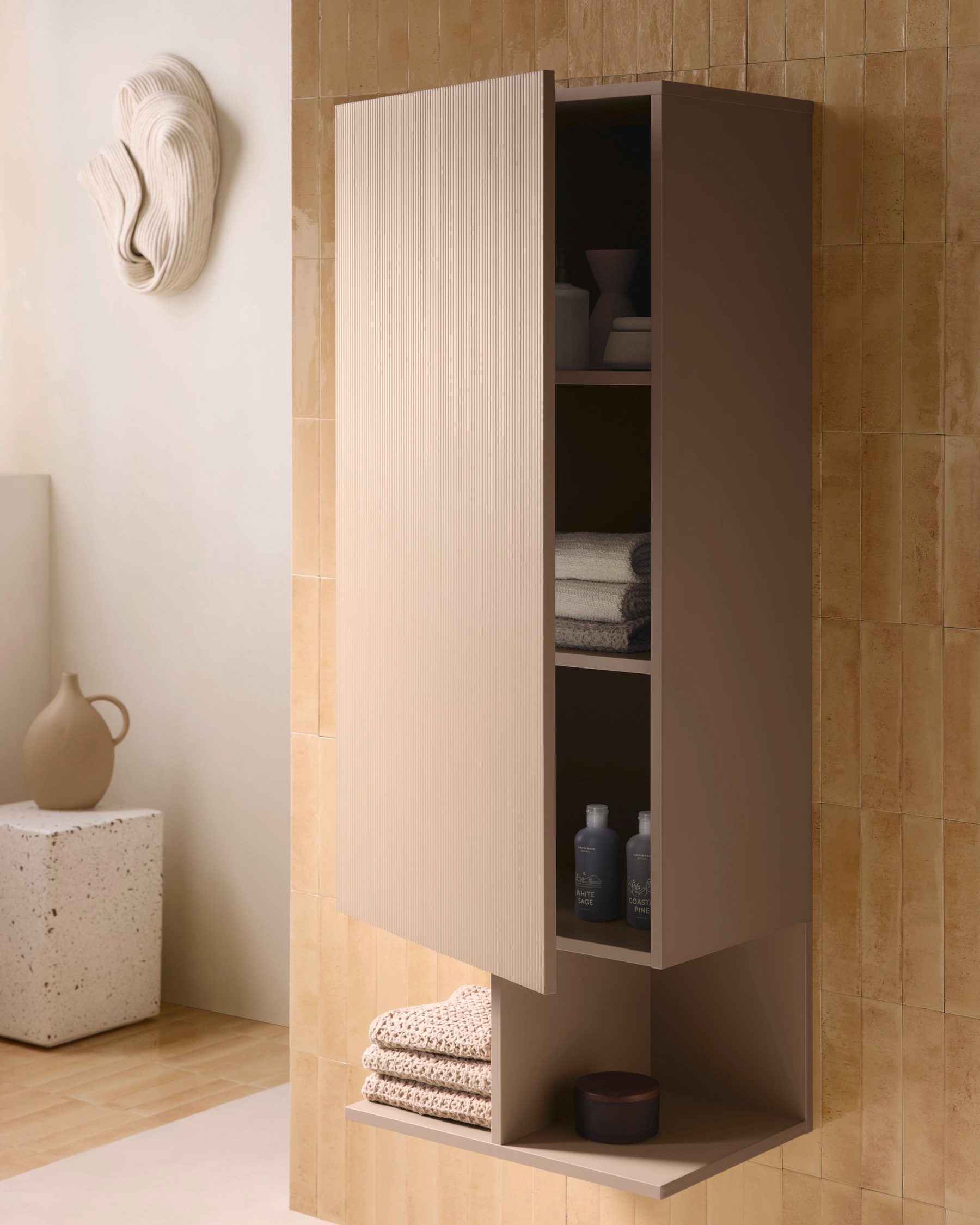 Halfhoge badkamerkast uit de Duravit Balcoon serie