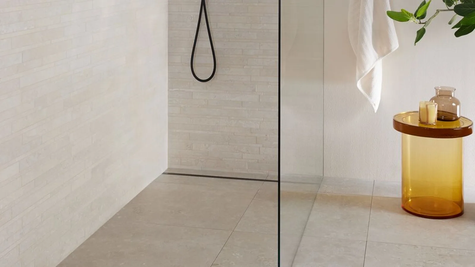 Gelijkvloerse douche met Geberit CleanLine50