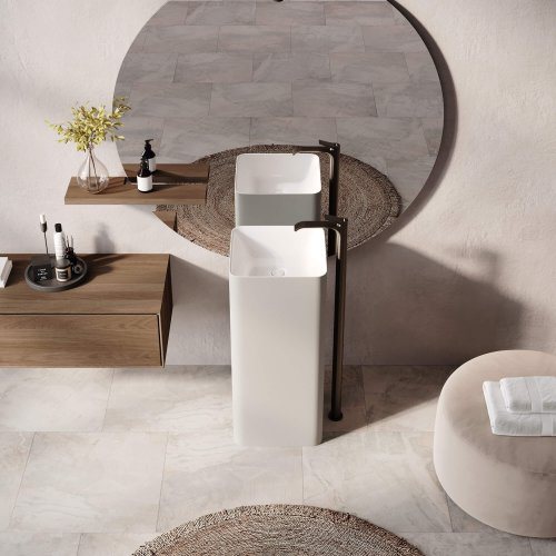 LoooX Mineral Pillar Square in een moderne badkamer